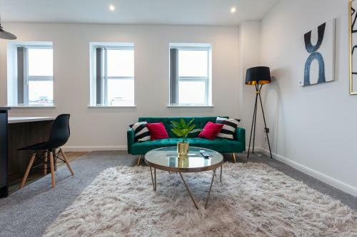 Spacious 1 Bedroom Apartment In Bolton