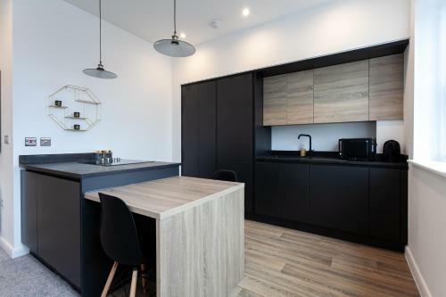 Spacious 1 Bedroom Apartment In Bolton
