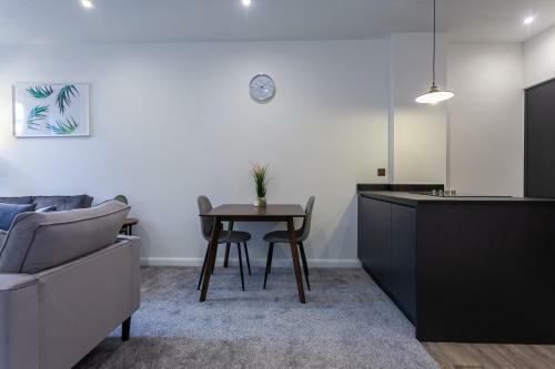 Modern 1 Bedroom Apartment In Bolton