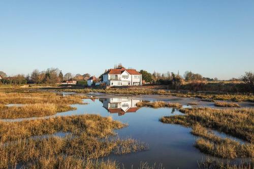Bosham Villa Sleeps 9