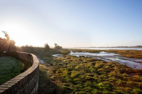 Bosham Villa Sleeps 9