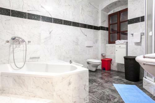 Apartments Perasto