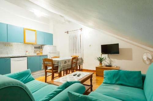 Apartments Perasto