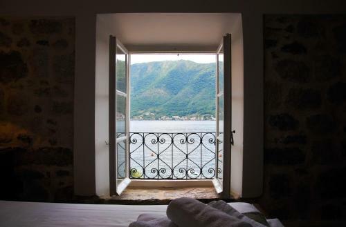 Perast Waterfront Apartments