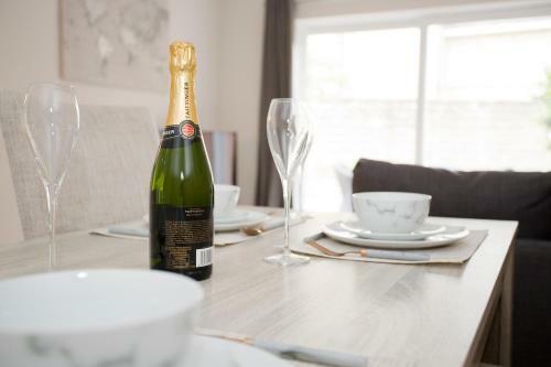 Chine Gardens - 2 Bedroom Apartment