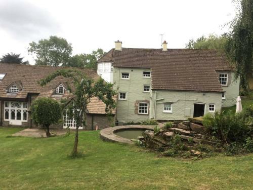 Beautiful 6-bed Home In Brecon