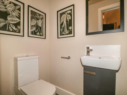 Tarn End Cottages 8