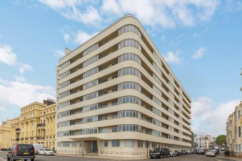 Deco Seafront - Direct Seafront Apartment - 3 Bedrooms - Fast Wifi