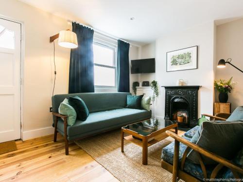 Exquisite 3bdr Botanical Oasis In Central Brighton