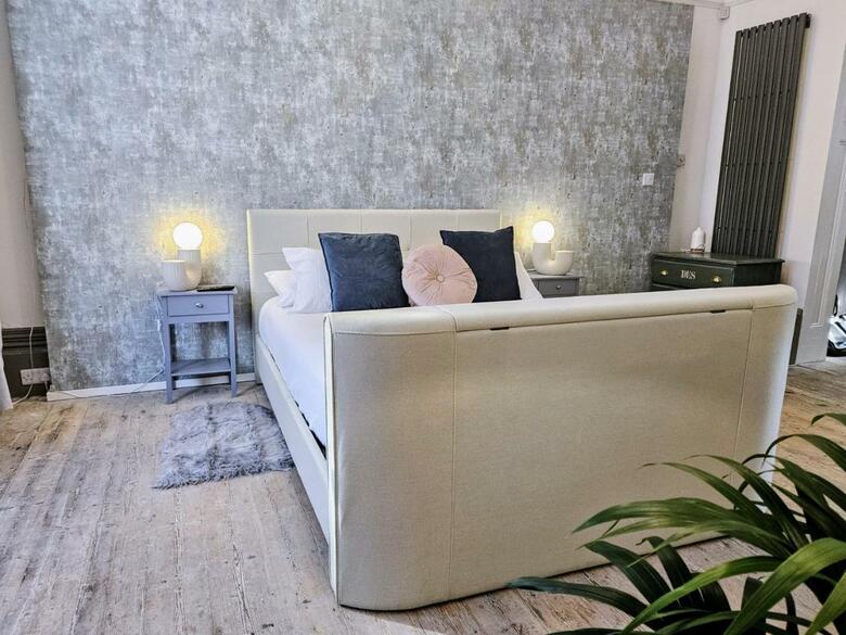 Hostal Brighton Marina House Hotel
