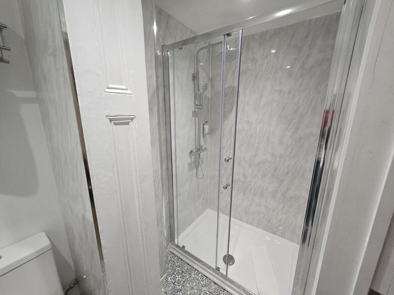 Hostal Brighton Marina House Hotel