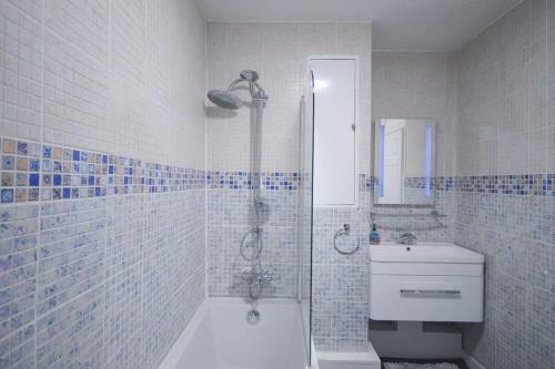 Apartamento Homely Flat In Prime Location