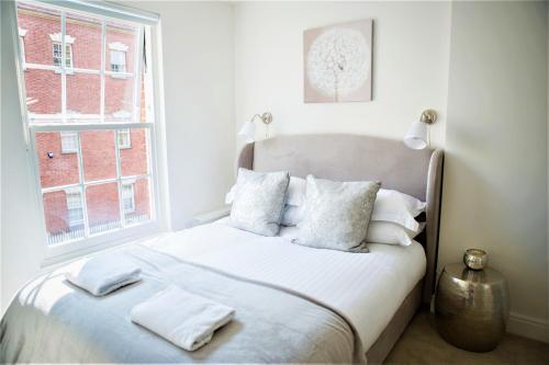 The Clarence - Your Apartment
