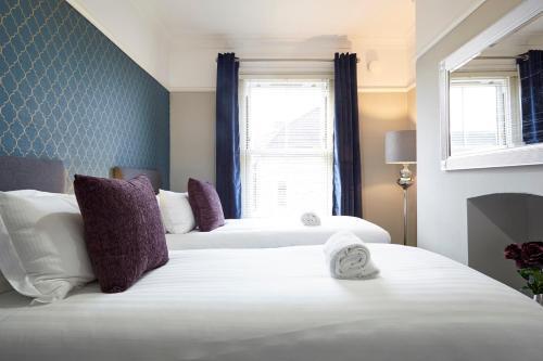The Sunningdale - Your Apartment
