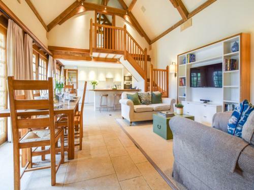 Coach House, Saintbury