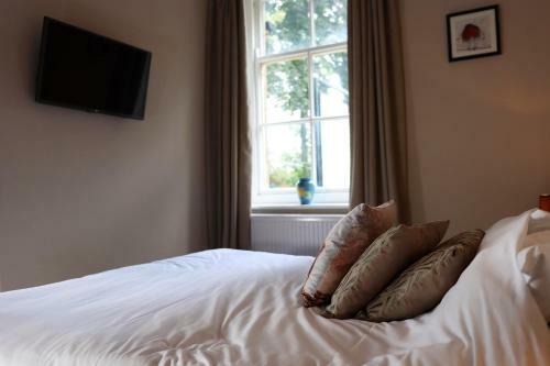 Bed & Breakfast The Tollemache Arms