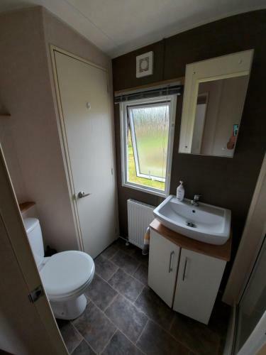 Beautiful 6 Berth Caravan In Bude