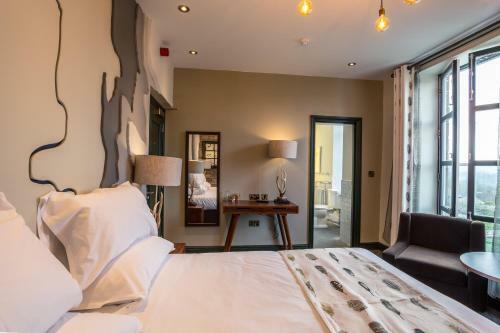 Hotel Eagle And Child, Ramsbottom