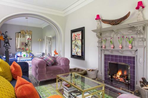 Callander Chateau Sleeps 24 Wifi