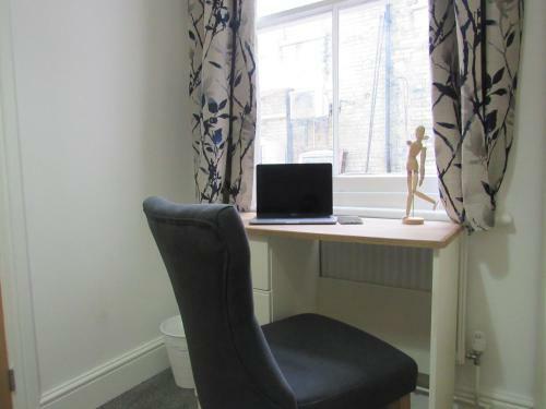 Hostal The Tas Suites - Tas Accommodations