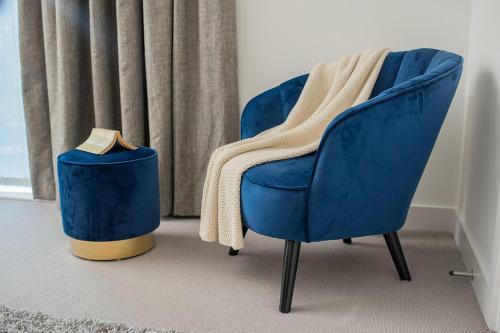 Luxury King Bed Apartment & Free Parking