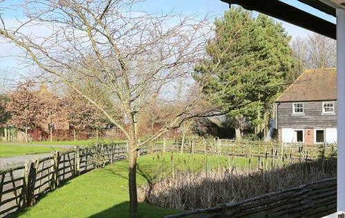 Great Higham Barn And Cottages