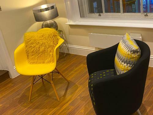 Luxury High Street Apartment