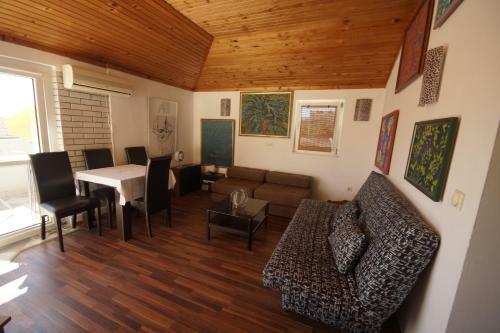 Apartments Laros