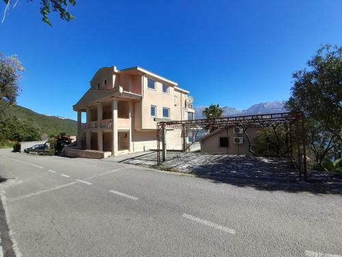 Villa Garden Apartments