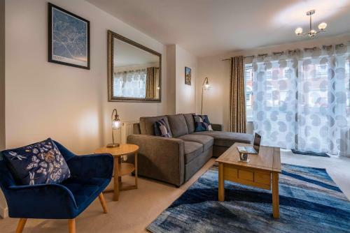 Modern Two Bed Ground Floor Apartment With Parking