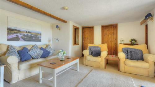 Willows Apartment