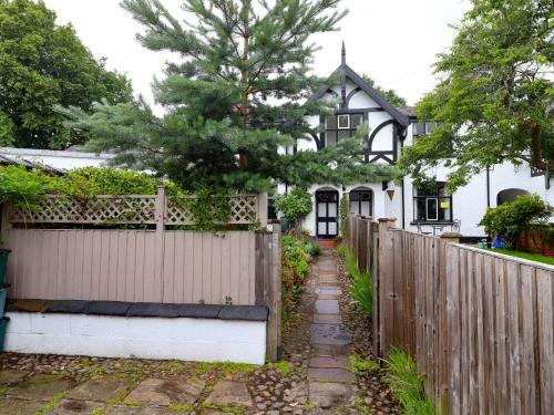 2 Ashby Place