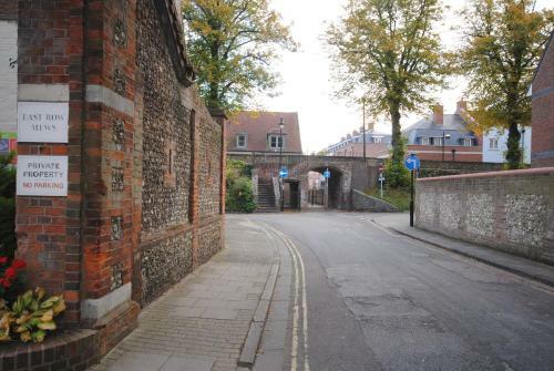 East Row Mews, Chichester