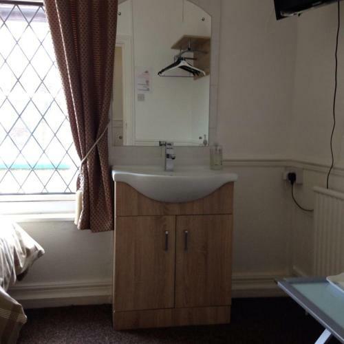 Hostal Aavon Court Guest House