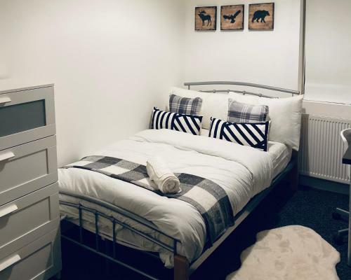 Large 4 Bedroom Home - City Centre