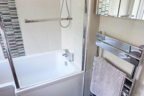 Dickens House Close To Gatwick