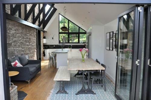 Villa Cranford Holiday House