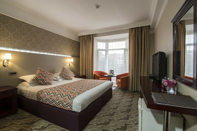 New West Hotel
