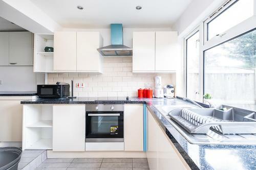 Dagenham 4 Bedhouse Rm10