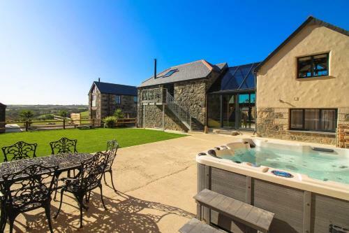 Carleon Lodge