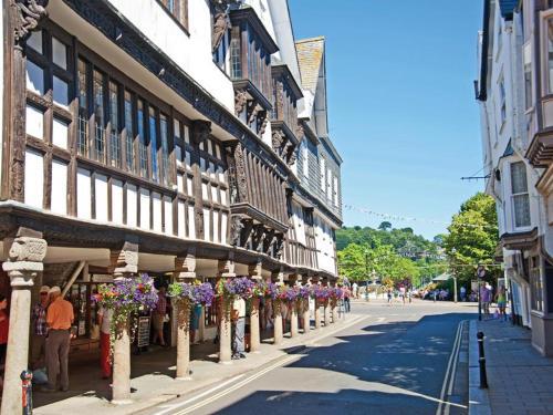 7 Charles Street