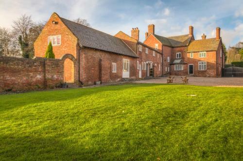 Donisthorpe Villa Sleeps 20 Wifi