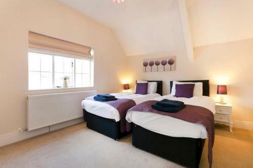 Donisthorpe Villa Sleeps 20 Wifi