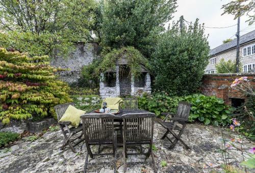 Yellow Rose Cottage