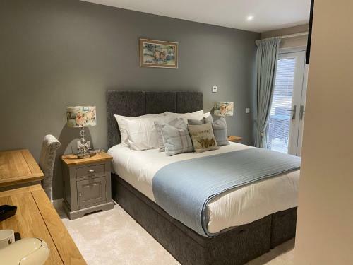 Hostal Kirkwirral Guest House And Spa