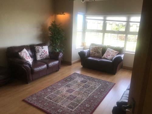 Tranquil Countryside Bungalow With Private Garden!