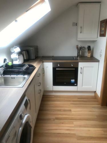 Tranquil Countryside Bungalow With Private Garden!