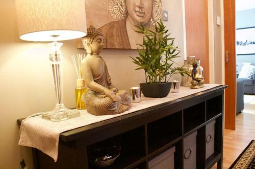 Stylish Royal Mile Apartment With Parking!