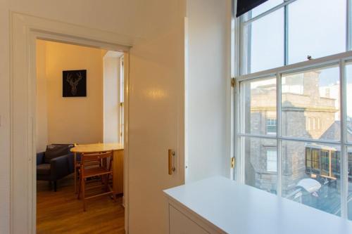 Incredibly Central 2 Bed Apartment