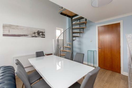 Apartamento Altido Ultra Gorgeous 3bd Old Town Apt W Balcony&parking